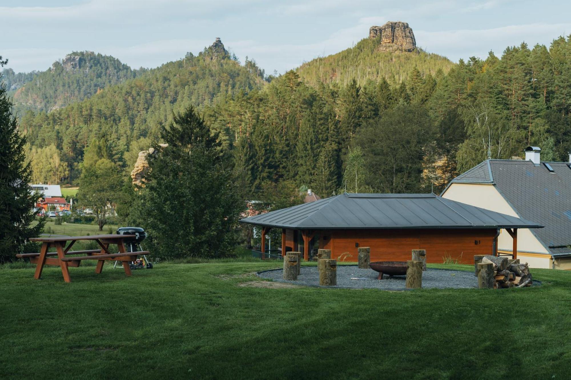 Natur Resort Jetrichovice Eksteriør bilde